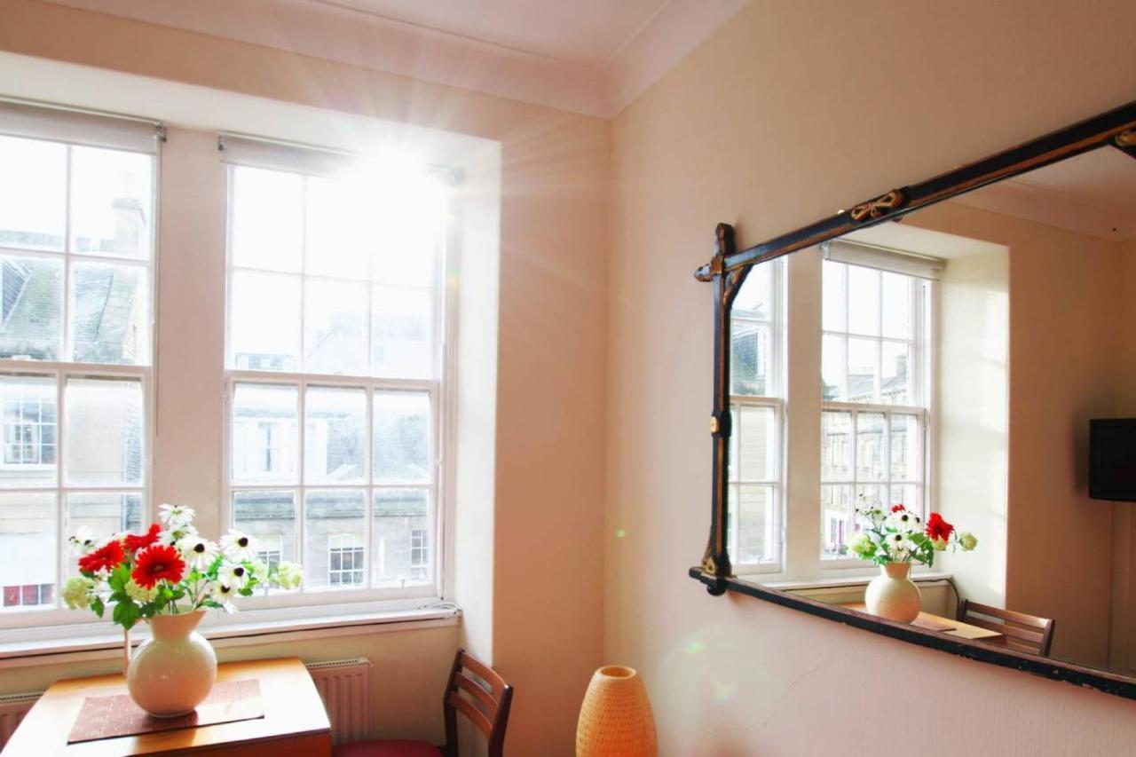 Joivy Bright Flat With Workspace In New Town Edinburgh Bagian luar foto