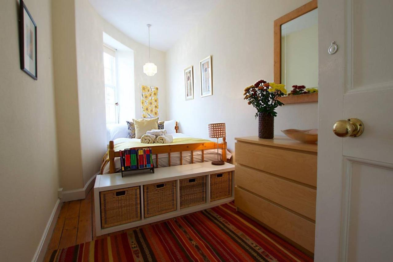 Joivy Bright Flat With Workspace In New Town Edinburgh Bagian luar foto